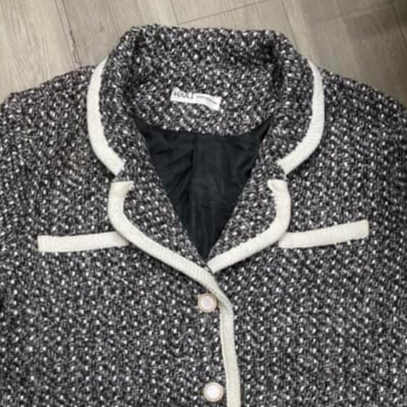 Elegant Tweed Jacket with White Contrast Trim - Picture 2 of 3